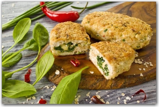 Куриные котлеты из куриной грудки со шпинатом и сыром