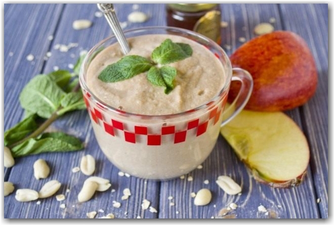 Смузи с яблоком и геркулесом